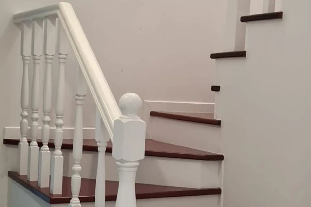Pasamanos escaleras lacado blanco